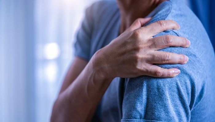 Frozen Shoulder: Symptoms, Causes and Treatments